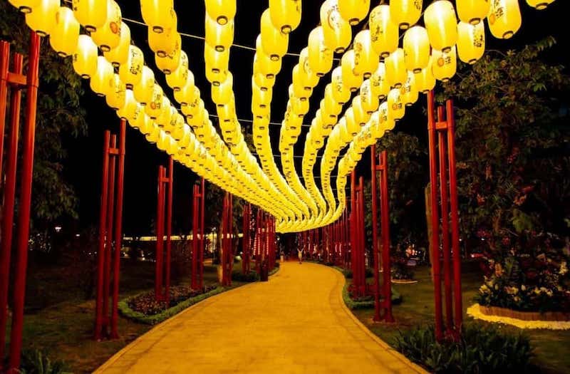 Khu vườn đèn lồng Nhật Bản