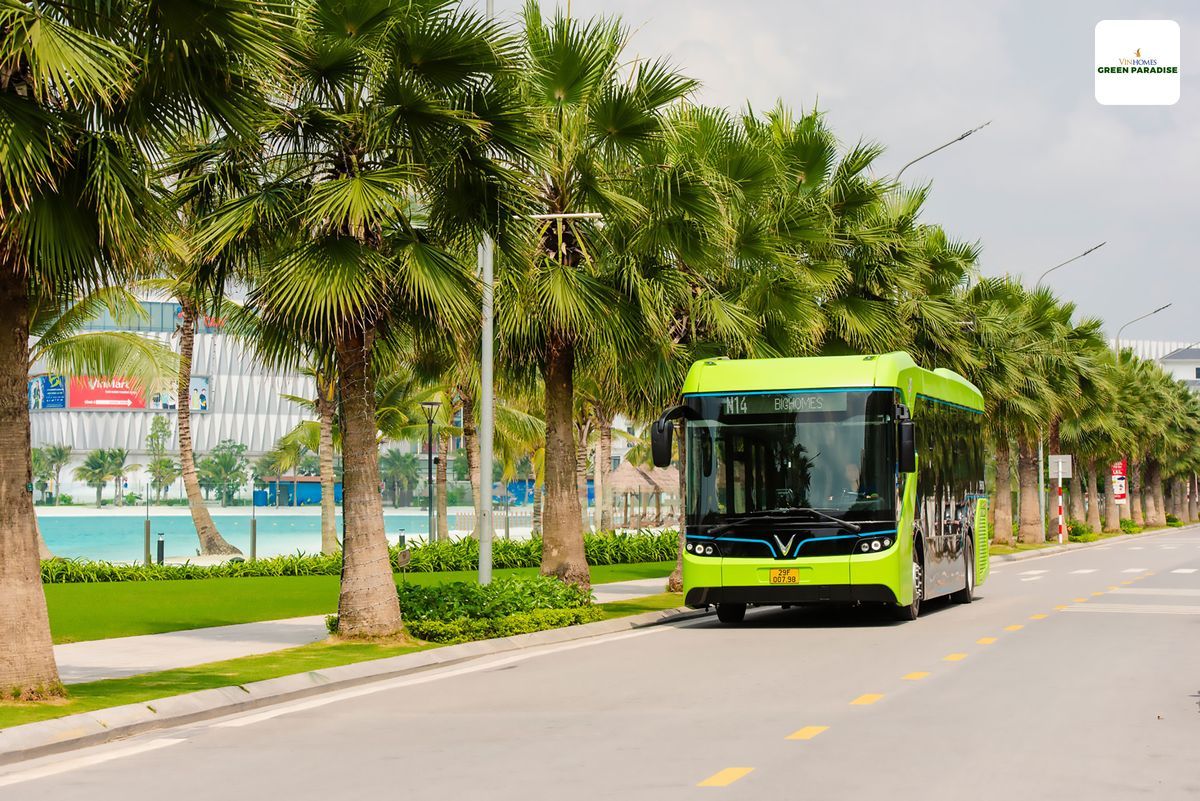 Hệ thống xe điện VinBus sẽ chạy xuyên suốt dự án Vinhomes Green Paradise, đảm bảo môi trường sống trong lành cho cư dân (Ảnh minh hoạ)