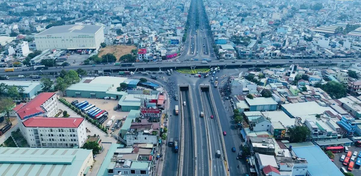image-quoc-lo-22-mo-rong-gia-tri-bat-dong-san-vinhomes-hoc-mon-tang-truong-0-0